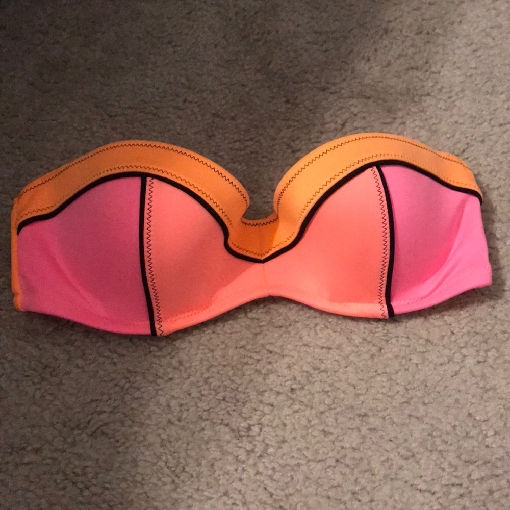 Bathing suit top ☀️